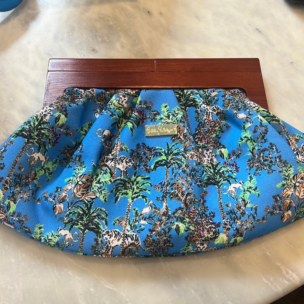 Lilly Pulitzer Clutch Like New Smoke free home